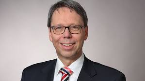 Deutscher Investmentmarkt für Gewerbeimmobilien bricht im 1. Quartal 2023  stark ein