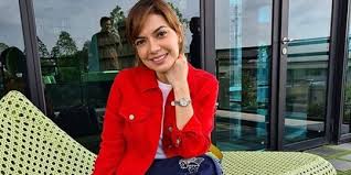 Biasanya kalau ingat najwa shihab selalu berhubungan dengan pejabat publik atau dunia politik. Penampilan Baru Najwa Shihab Ganti Warna Rambut Hasil Cat Sendiri Merdeka Com
