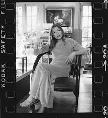 Why Joan Didion At 82 Is Still A Beauty Icon Joan Beauty Icons Documentaries