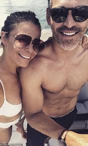 Leann rimes, 38, just showed off her abs and how she keeps them strong in a new instagram workout video. Leann Rimes Flaunts Her Rock Hard Abs In While Enjoying Miami Vacation With Eddie Cibrian Express Digest