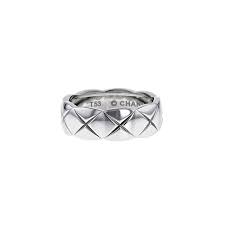 Luxuriously simple and naturally elegant. Bague Chanel Coco Crush 334558 Collector Square