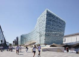 Il s'agit d'une tradition du nouvel an, mais sans public cette. Le Monde Group Headquarters Snohetta Archdaily