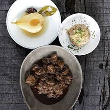 Rezept Von Soren Anders Hirschgulasch Speckknodel Portweinbirnen Rezepte Essen Kochen Gulasch
