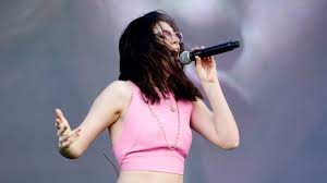 This is lorde — green light by cr studio on vimeo, the home for high quality videos and the people who love them. Lorde Green Light Radio 1 S Big Weekend 2017 Youtube