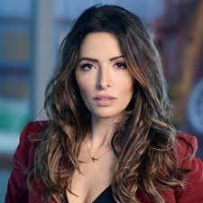 Бухта доусона | dawson's creek (сша). Sarah Shahi Biography Real Autograph Collectors Club Racc