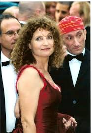 Romantique à souhait, cette ligne dédiée aux fiançailles et au mariage, séduira tous les amoureux de la terre. Valerie Mairesse Wikipedia