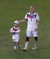 Ana ivanovic und bastian schweinsteiger haben zwei gemeinsame kinder. Bastian Schweinsteiger And Podolski S Son Louis Germany Tetra World Champion Deutschland Deutsche Nationalmannschaft Weltmeisterschaft Nationalmannschaft