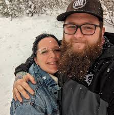 Does a character with bodyguard need to be exerted?