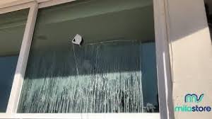Çift taraflı mıknatıslı pratik cam sileceği üzerinde bulunan keçeler sayesinde cam yüzeyi su ve deterjanla temizlerken camlarınız. Mila Store Cift Camlar Icin Cift Tarafli Miknatisli Cam Silecegi Youtube