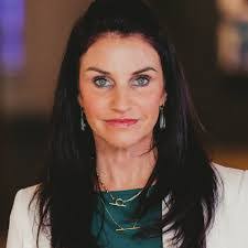 Lynn Dimarco's Instagram, Twitter & Facebook