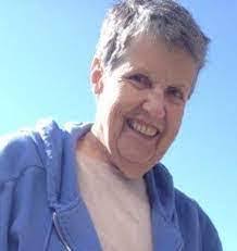 Lori Crooks's Instagram, Twitter & Facebook