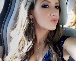 DescribeYourselfInThreeWords Florida country singer