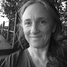 Myrtle (The Emma Press Poetry Pamphlets) eBook : Wiggins, Ruth:  Amazon.com.au: Books