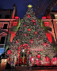 Annabel S Mayfair London Uk We Had An Amazing Weekend In London Chasing Dreamy Weekend In London Beautiful Christmas Trees Beautiful Christmas Decorations