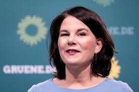 Sie erhielt am samstag auf dem digitalen parteitag 98,5 prozent der stimmen. Das Ende Der Schonzeit Fur Annalena Baerbock Und Die Grunen