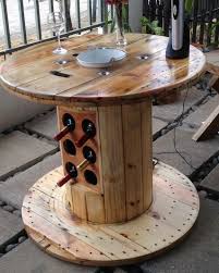 Carrete De Madera Y Plastico Decorandolo Con Piedras En Cada Una De Las Divisiones Y Sellandolo Con Vidrio Mykinglist Com
