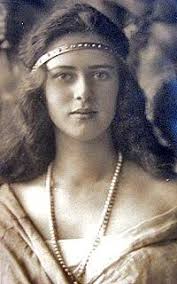 Tutorial principessa sofia in pasta di zucchero. Princess Ileana Of Romania Romanian Royal Family European Royalty Romania