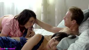 Bokep siswi SMA tertidur di ewe om om brutal