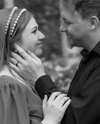 JORDAN + ELYSE 🍂🍁 This engagement session was the perfect way to end my  fall photo season ❤️ Elyse and I met in high school, she's always had the  kindest heart -