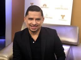 Larry hernández took a long time to enjoy his family instagram photo larry and kenya. Ldg9hgotn46dqm
