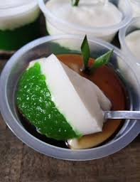 Lebih sedap lagi kalau dimakan dengan pulut kukus yang diwaranakan (biasanya warna merah). Resepi Lompat Tikam