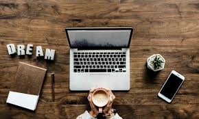 How to Be a Social Media Manager and Never Work in an Office Again
