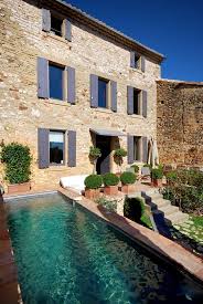 In a contemporary building of good standing, guarded and secure, delightful studio of 30 m² carrez and 7 m² of terrace with panoramic. To Rent Village House To Rent Uzes Emile Garcin Uzes Camargue Maison En Provence Maison En Pierre Renovation Maison Ancienne