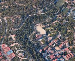 Per questo motivo offre numerosi punti panoramici che. Park Guell Mappa Satellitare Vista Dall Alto Destinobcn Barcellona Destino Barcellona