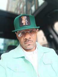 Happy Friday and Happy Weekend to everyone... Hey Drink to everyone from  Kyle...