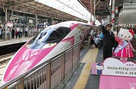 Und auch heute war es sehr emotional, als sich die havelländer eisenbahnfreunde vom. Hello Kitty Steht Winkend Am Bahnsteig Wir Der Zug Von Innen Aussieht Zeigen Wir In Unserer Bildergalerie Stuttgarter Nachrichten