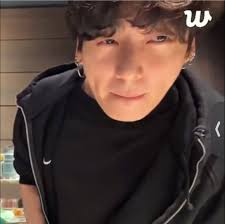 WHY BRO LOOKING LIKE HE IS THE MEAL 🐰