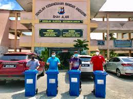 Tujuh murid sekolah kebangsaan (sk) dataran muda, bukit selambau berdepan detik cemas apabila van sekolah yang dinaiki. Kdebwm On Twitter Turut Hadir Guru Besar Sk Bandar Anggerik Mazli Bin Bojo Ydp Pibg Azrin Ahmad Zahdi Serta Ajk Pibg Mohd Faizal Mohamed Said Kdebwaste Togetherwekeepselangorclean Wasteisnotdirtywasteismoney