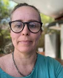 42. 27/11/1983. 🥳 Clarity has been the biggest gift. Practising what i  preach re sitting with things, the good, the bad and the ugliest of things,  and saying no where i would