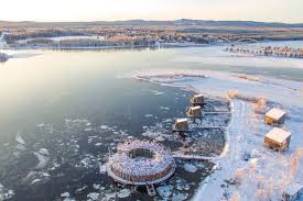 Karajaan swédia ) nyaéta hiji nagara nordik di skandinavia. Unik Hotel Apung Mewah Di Swedia Punya Pemandian Es Raksasa Halaman All Kompas Com