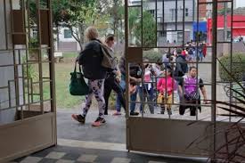Sabemos os custos que as crianças sentiram no ano letivo caso não esteja registado no site do negócios, efectue o seu registo gratuito. Escolas Estaduais Abertas Durante A Pandemia Causam Medo Em Servidores As