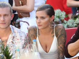 Loris karius profile), team pages (e.g. Liebes Aus Bei Promi Paar Wegen Fremdflirt Sophia Thomalla Und Loris Karius Sind Getrennt Shz De