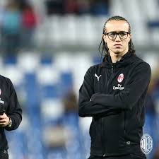Try before you buy with our free home trial! Pin De Alex Figliuzzi En Diego Laxalt Futbol