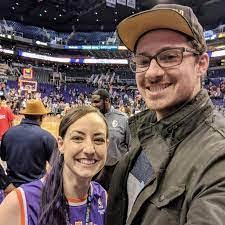 Alexis Rounds's Instagram, Twitter & Facebook