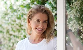 Having a one stop shop for colourful, healthy recipes, easily relatable information on wellness and products on making your nourishing life all the more awesome, is why i love raw blend! Wellness Warrior Teresa Cutter The Healthy Chef Ecostore Nz
