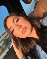 Daisy Zambrano's Instagram, Twitter & Facebook