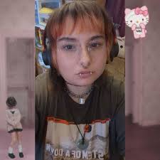 My Dark Urge; Ciarán 🖤 A very pale, not at all edgy, Half-Drow vampire  Warlock 😎