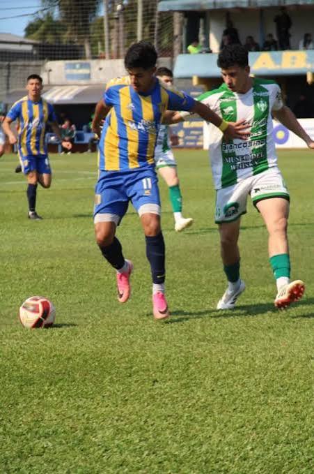 En un partido pol�mico, Mitre perdi� en casa | El Territorio