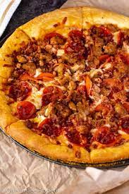 Top with the reserved green onions, chopped tomatoes and romaine, and crumbled tortilla chips. Meat Lovers Pizza Recipe Queenslee Appetit