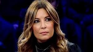 All'epoca erano entrambi all'inizio della loro carriera e certamente non erano famosi come lo sono adesso. Max Giusti E Selvaggia Lucarelli Perche E Finita La Loro Storia D Amore Controcopertina Com