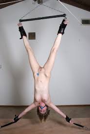 Naked in An Upside Down Position - порно