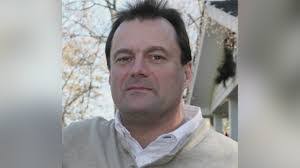 Robert Meek's Instagram, Twitter & Facebook