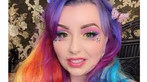 Supaya Lebih Gembira, Ibu di Inggris Ubah Nama dan Gaya Jadi Unicorn