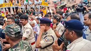 पुरी रथ यात्रा भगदड़ को लेकर ऐक्शन, डीएम और एसपी का तबादला, डीसीपी और कमांडेंट सस्पेंड