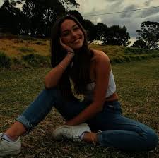 Photography Ideas Gcse Concerning Photography Classes Joplin Mo In Nature Photography Ideas Portrait Photography Poses Photography Poses Women Photoshoot Poses One of my favourite props to use in photography are flowers! pinterest