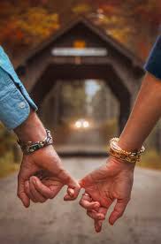 Love Behind Hand Holding：7種牽手方式，讀出你們之間的愛情模式- A Day Magazine